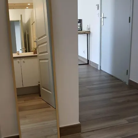 Centre La Terrasse Des Capucines Avec Garage Privee ユゼ